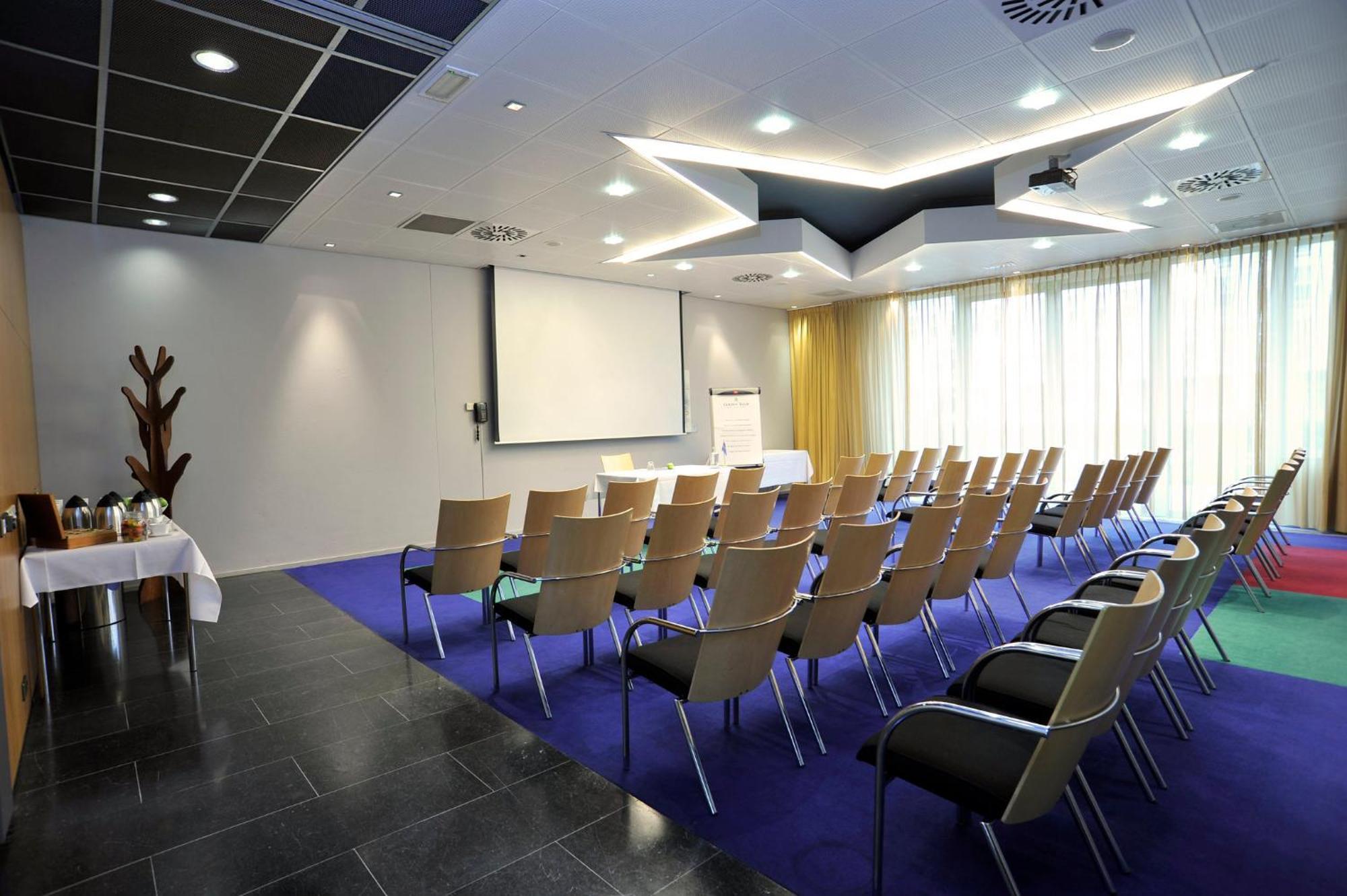 Garner Hotel Maastricht By Ihg Экстерьер фото