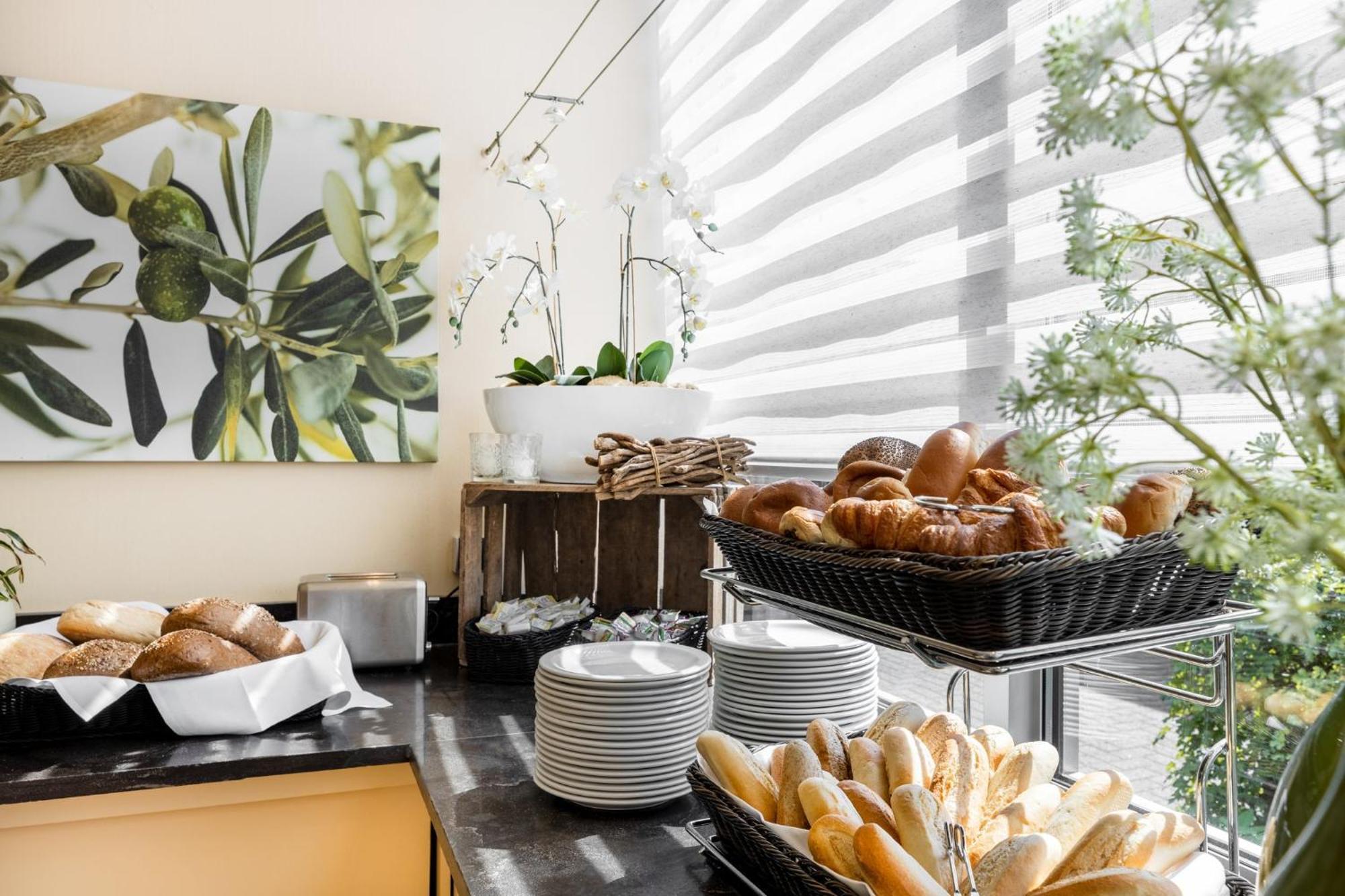 Garner Hotel Maastricht By Ihg Экстерьер фото